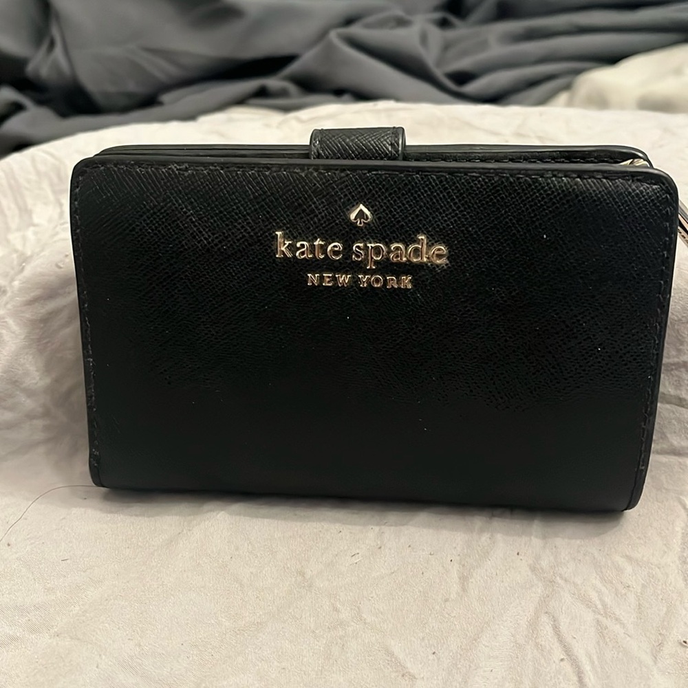 KATE SPADE NWT CLASSIC BLACK LEATHER WALLET
